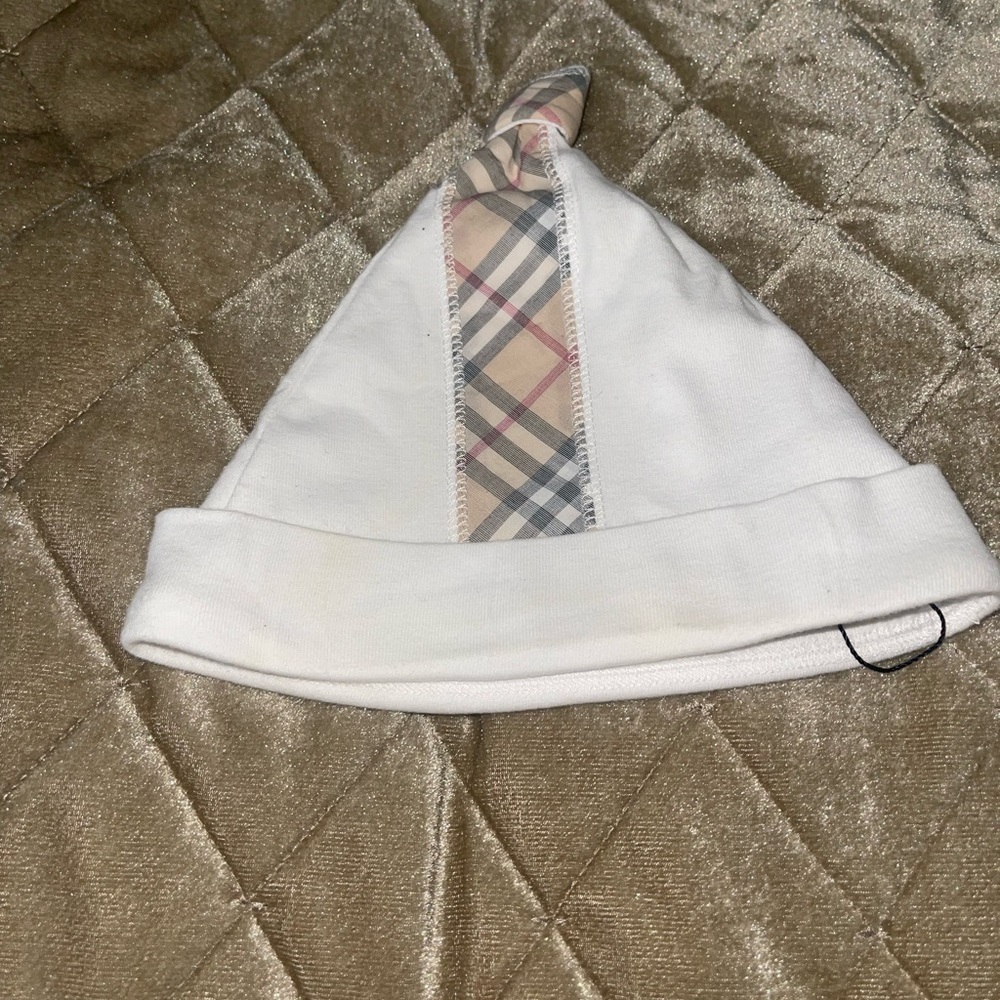 Burberry baby hat